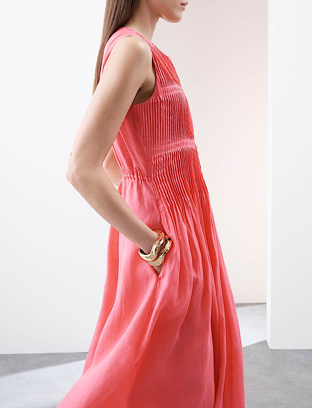 Pure Ramie Round Neck Pintuck Midi Shirred Dress