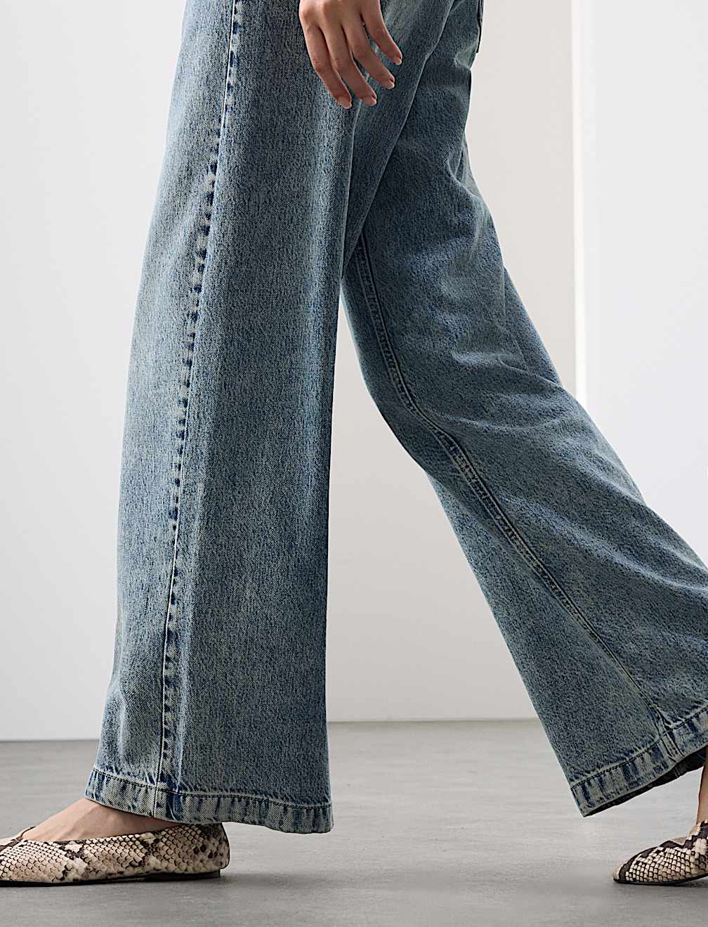 High Waisted Wide Leg Jeans