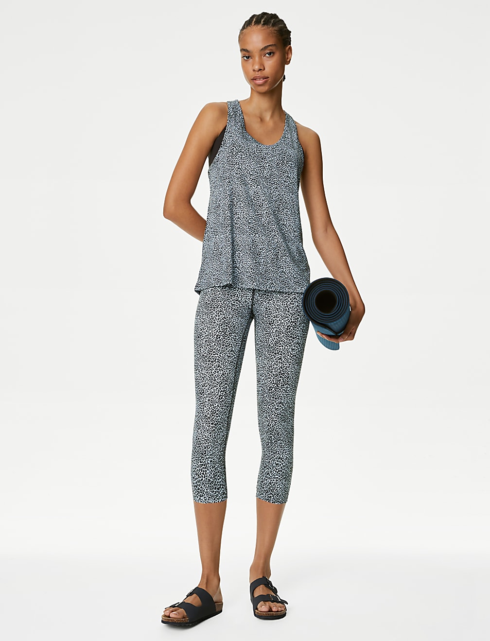 Scoop Neck Relaxed Sleeveless Yoga Top