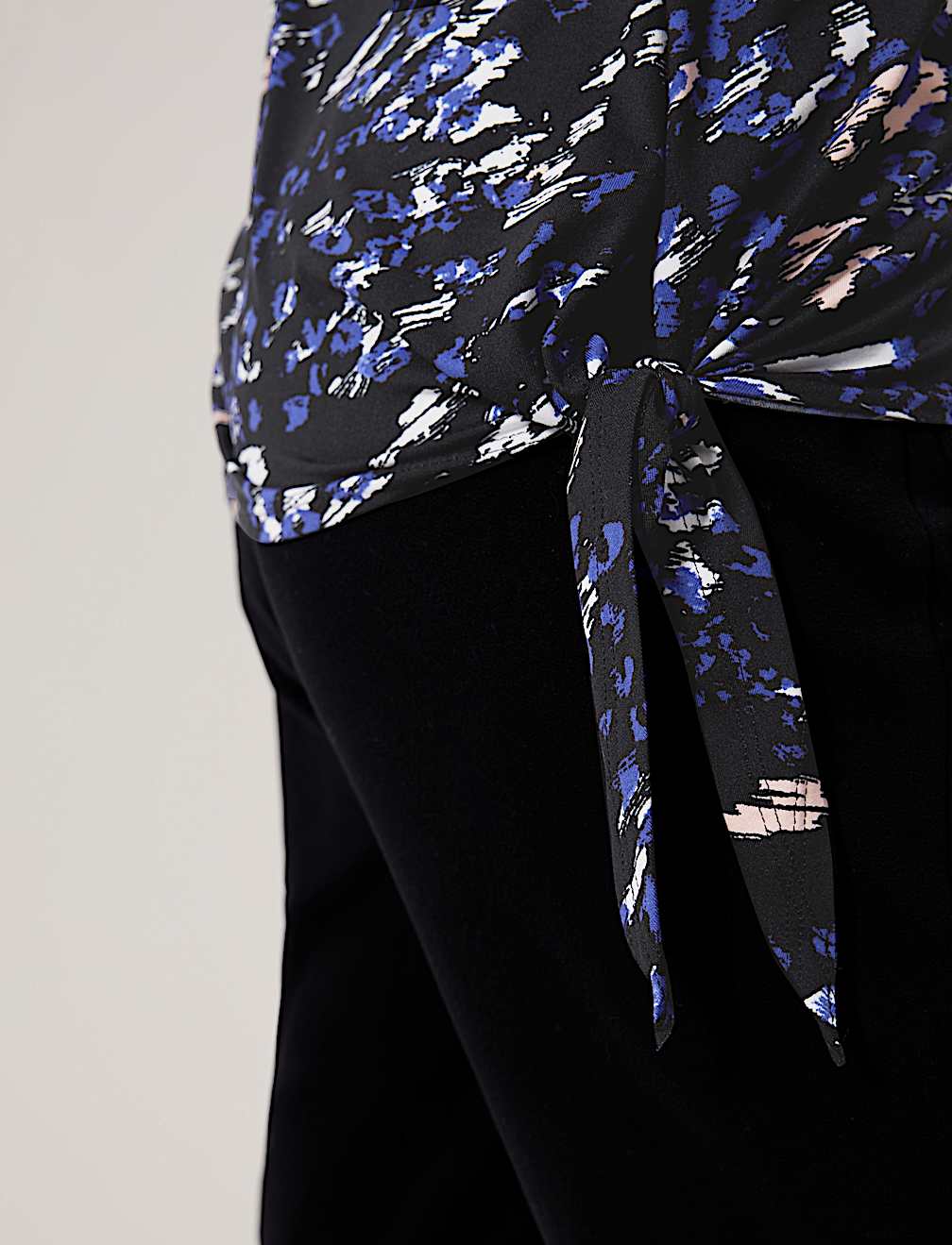 Printed V-Neck Tie Side Yoga Top