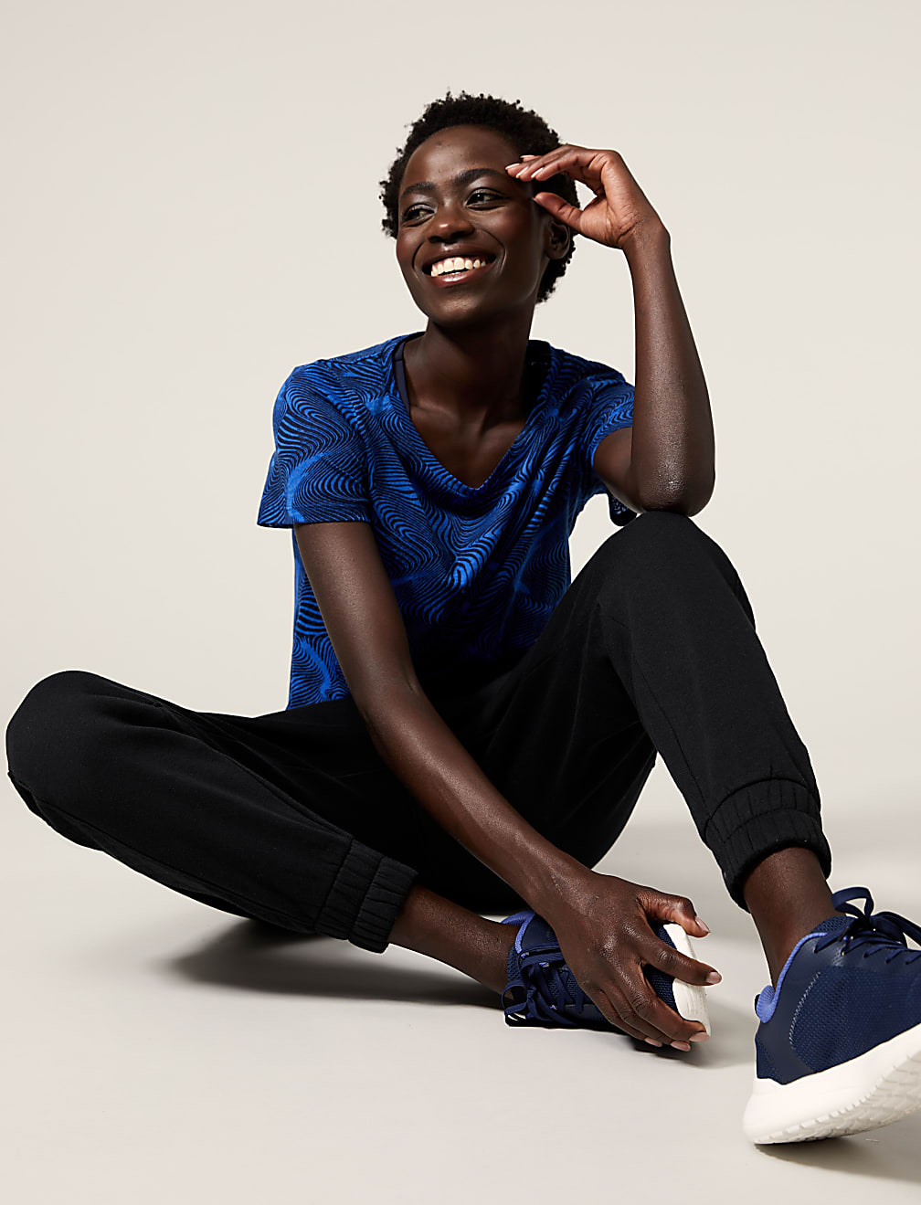 Lightweight Printed Scoop Neck T-Shirt