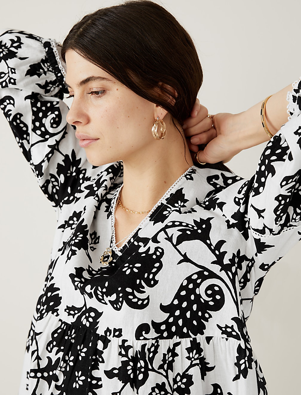 Linen Rich Floral V-Neck Blouse
