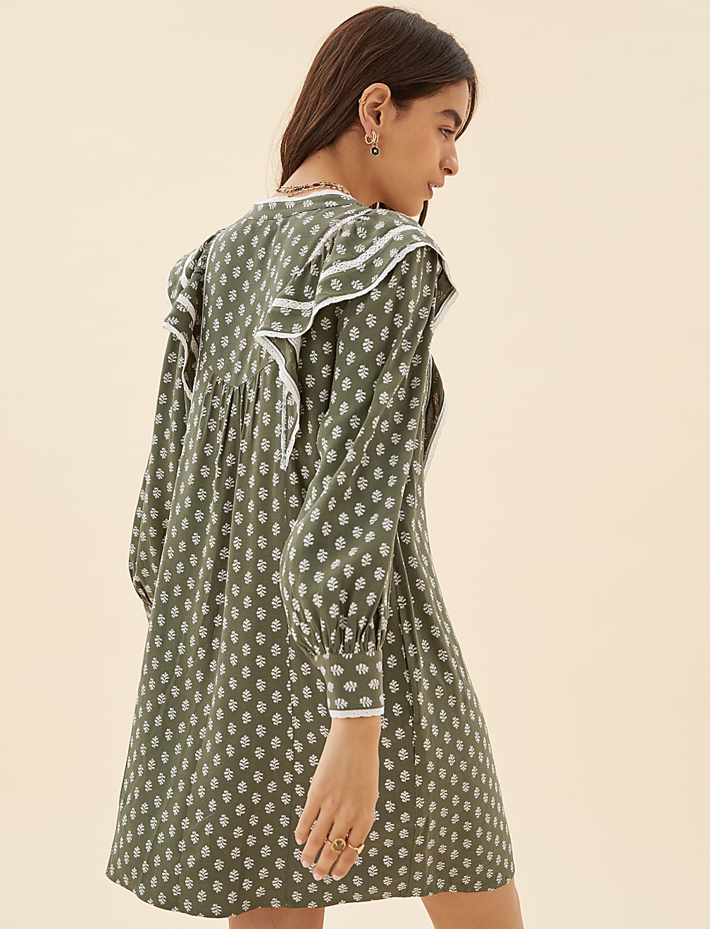 Leaf Print Pintuck Knee Length Shift Dress
