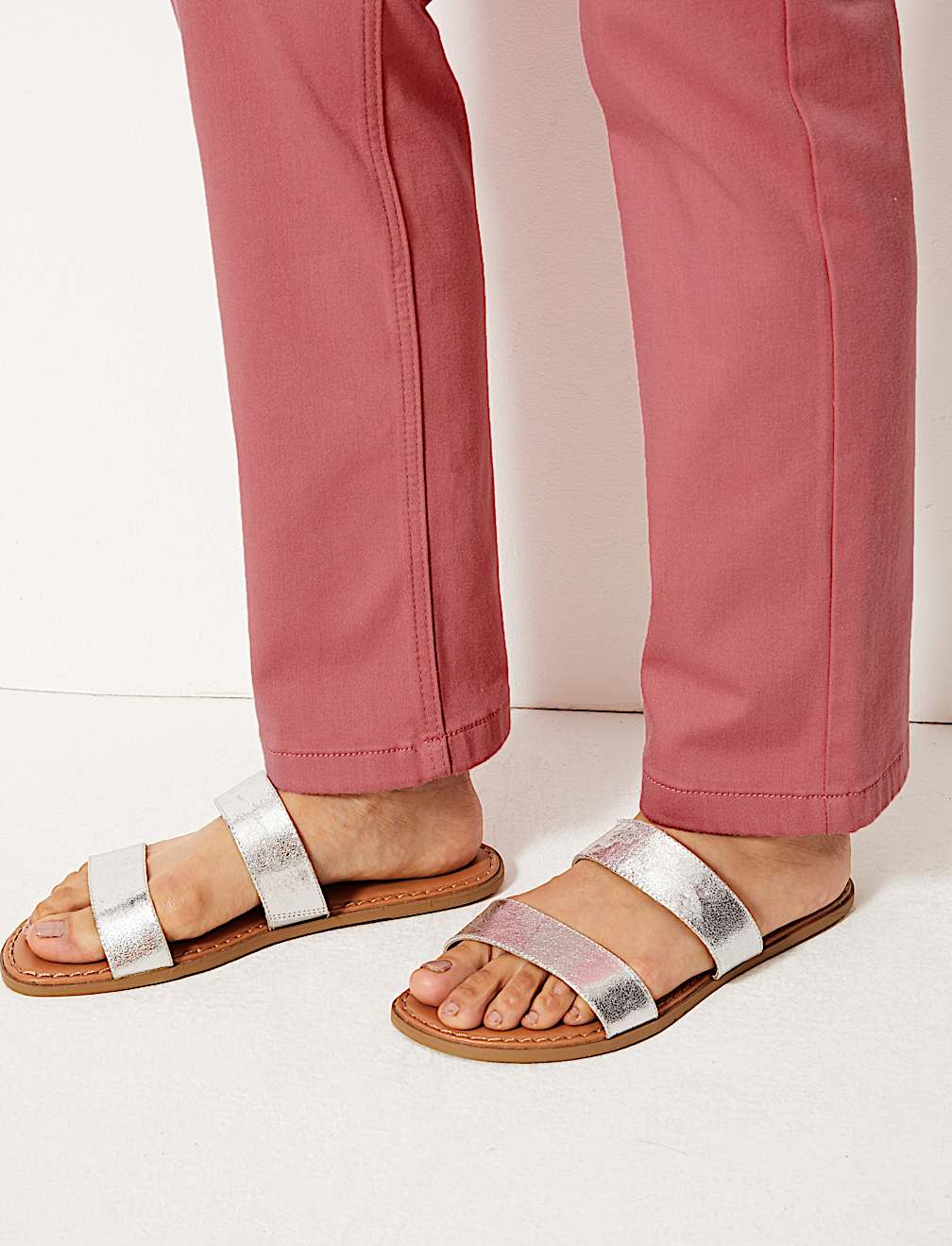 Roma Straight Leg Jean