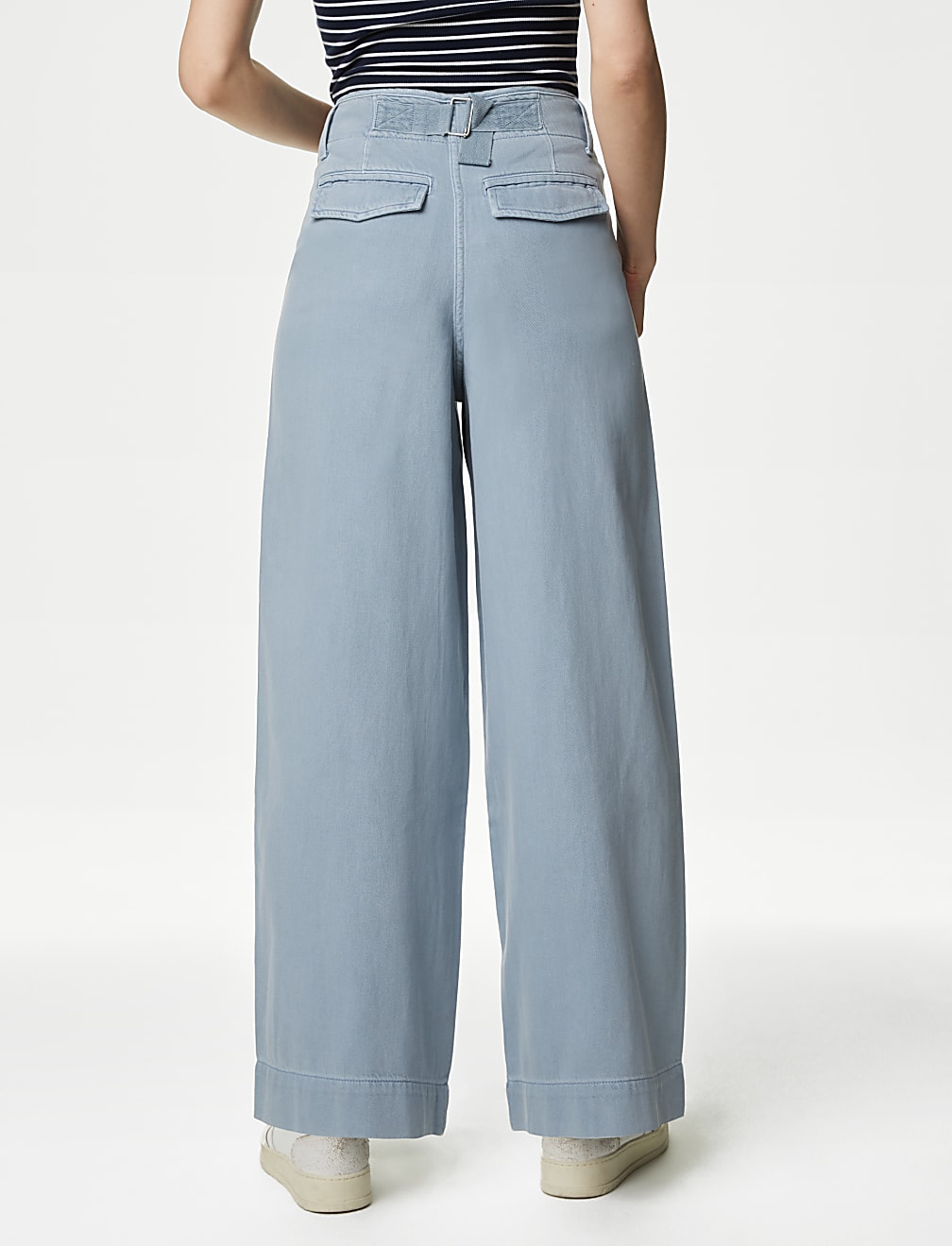 Lyocell™ Blend Pleated Wide Leg Trouser