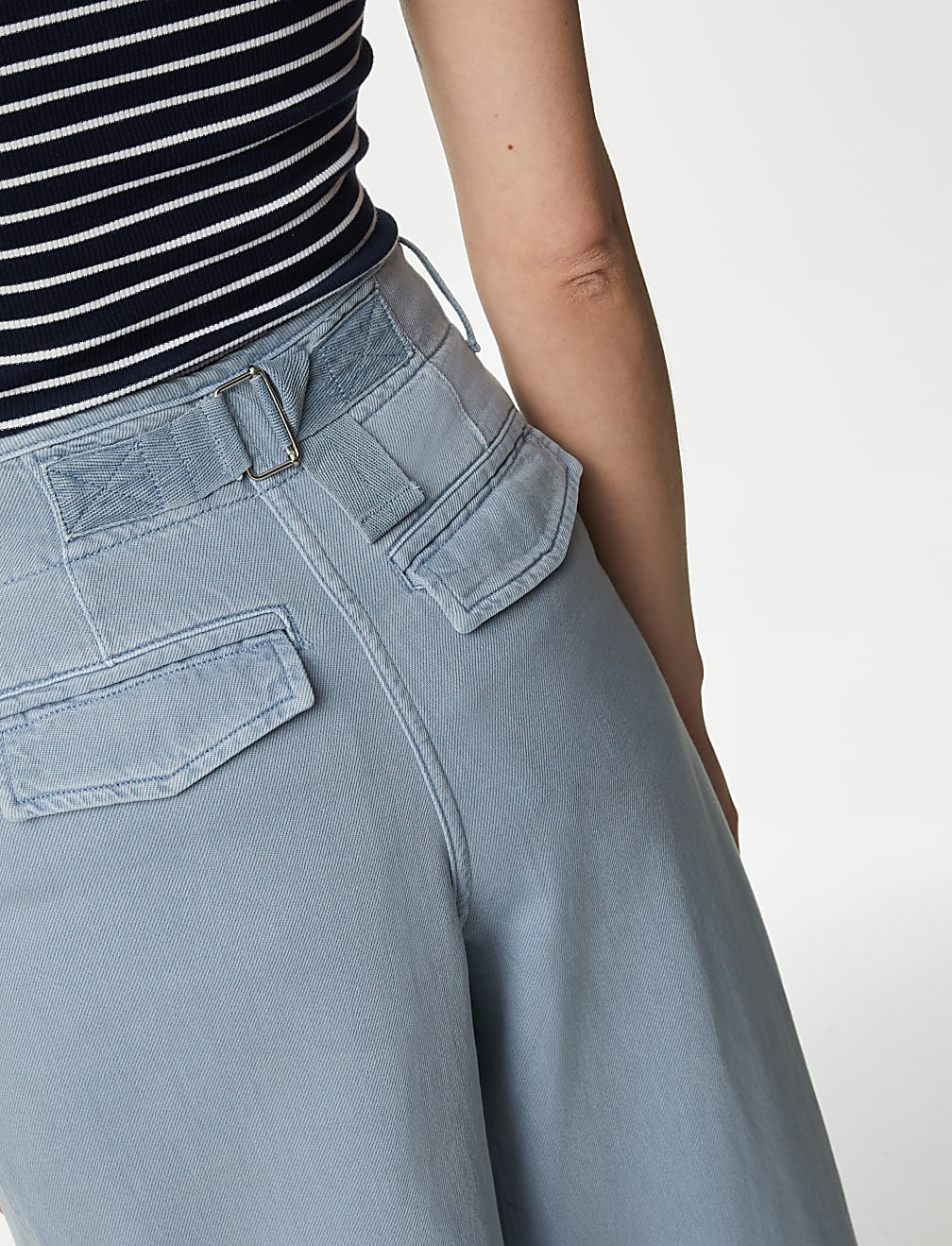 Lyocell™ Blend Pleated Wide Leg Trouser