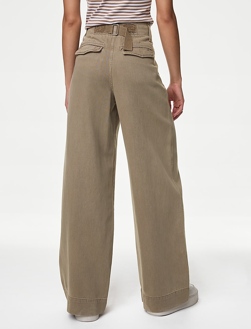 Lyocell™ Blend Pleated Wide Leg Trouser