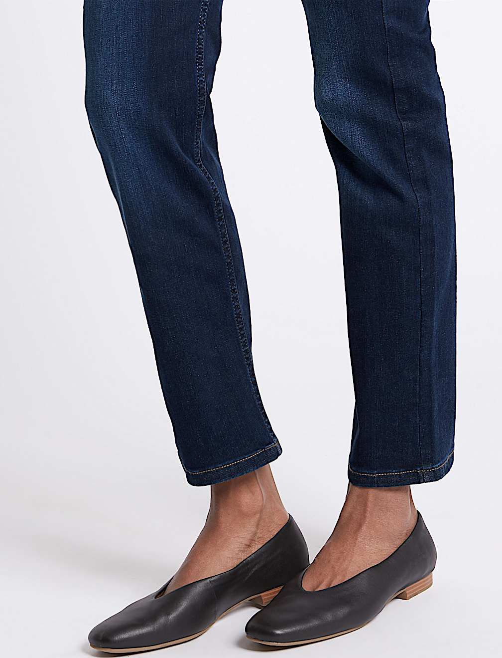 Sculpt & Lift Mid Rise Straight Leg Jeans
