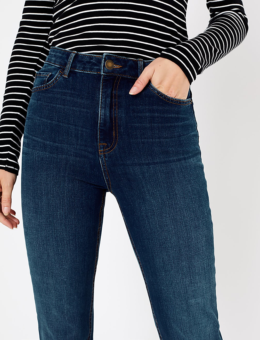 Magic Lift Straight Leg Jeans