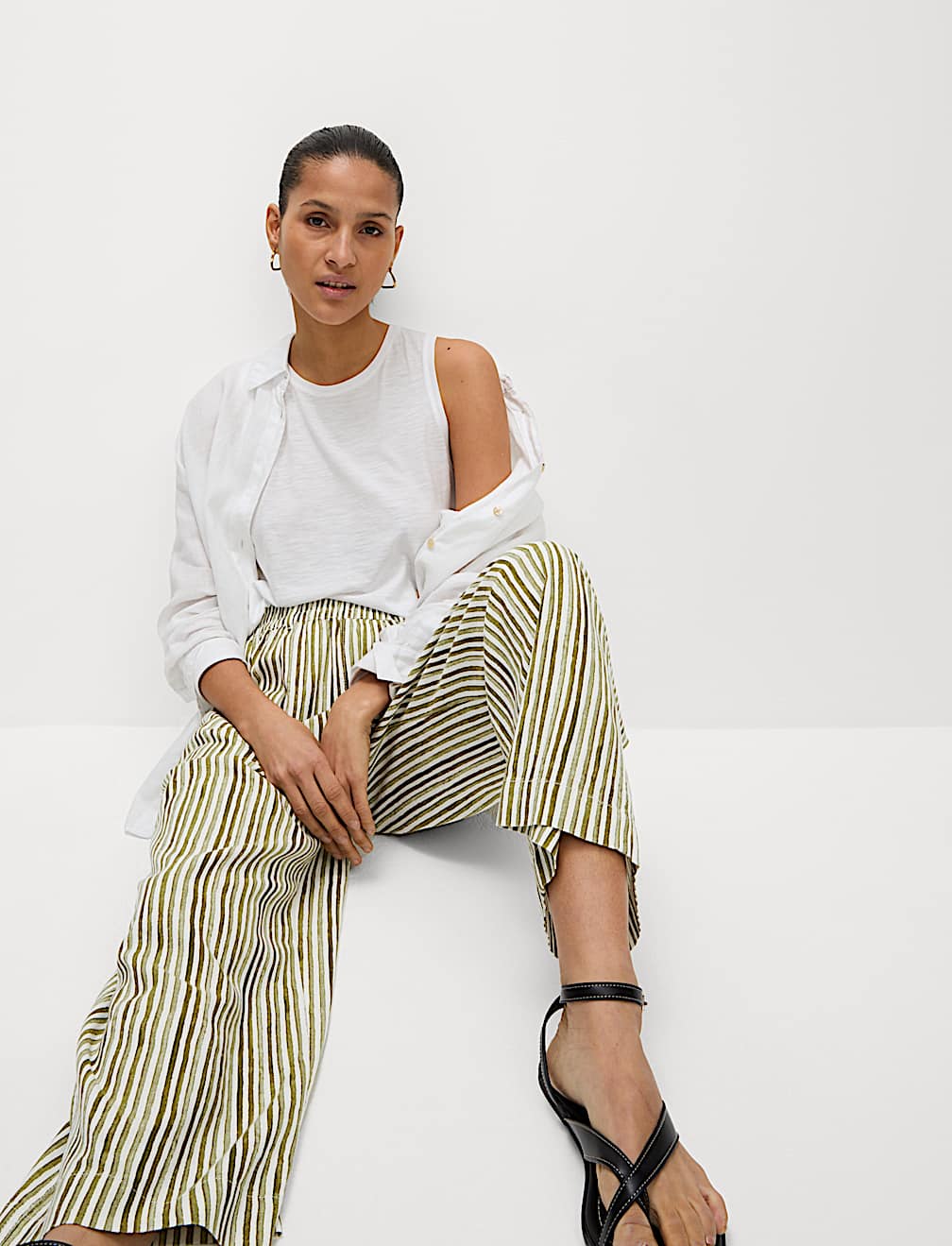 Linen Rich Wide Leg Cropped Trousers