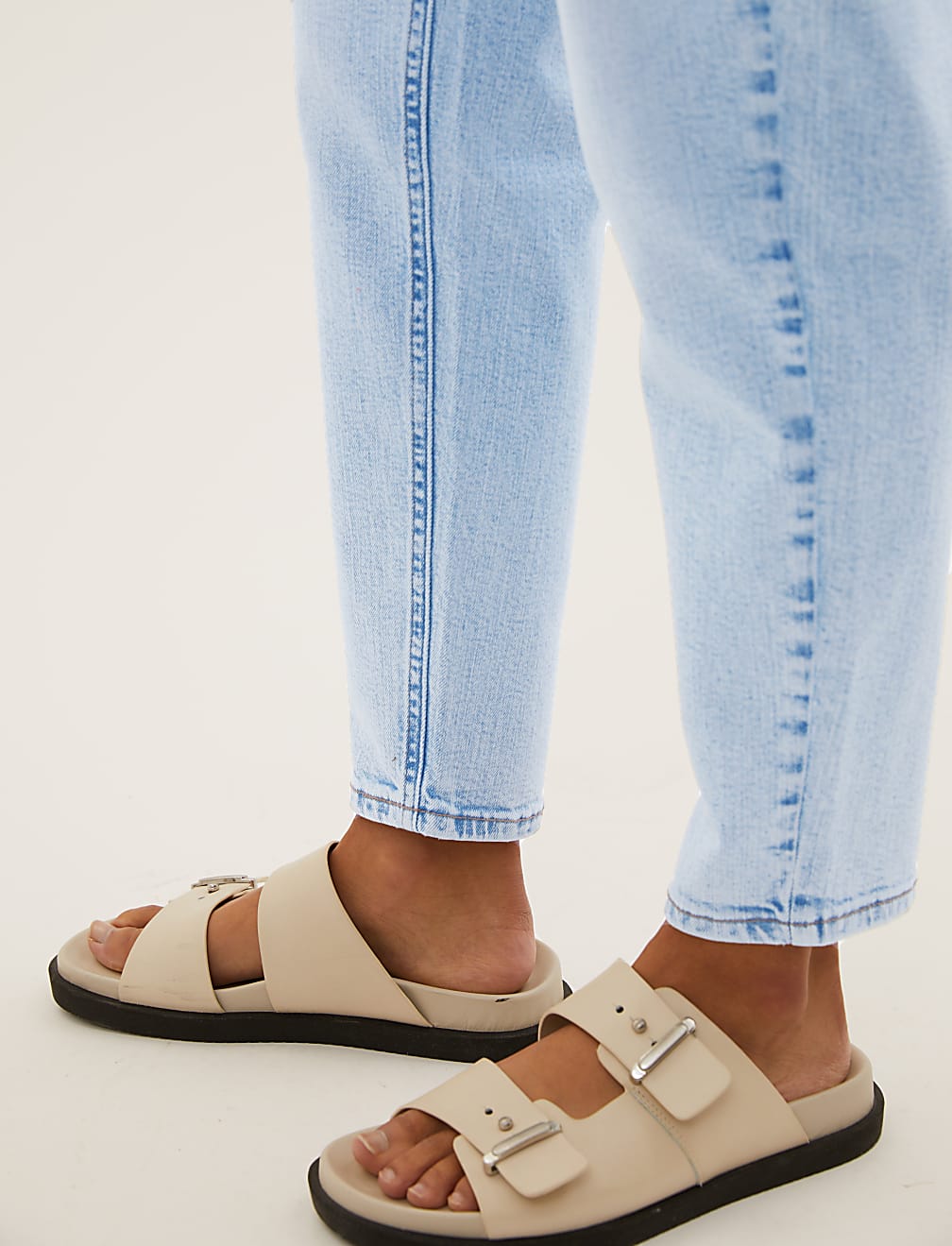 The Mom Jeans
