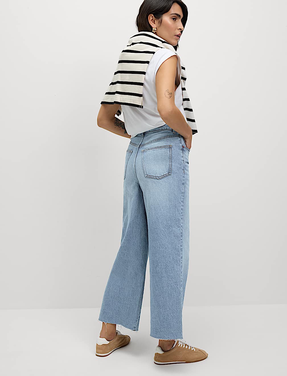 Wide Leg Cropped Jeans