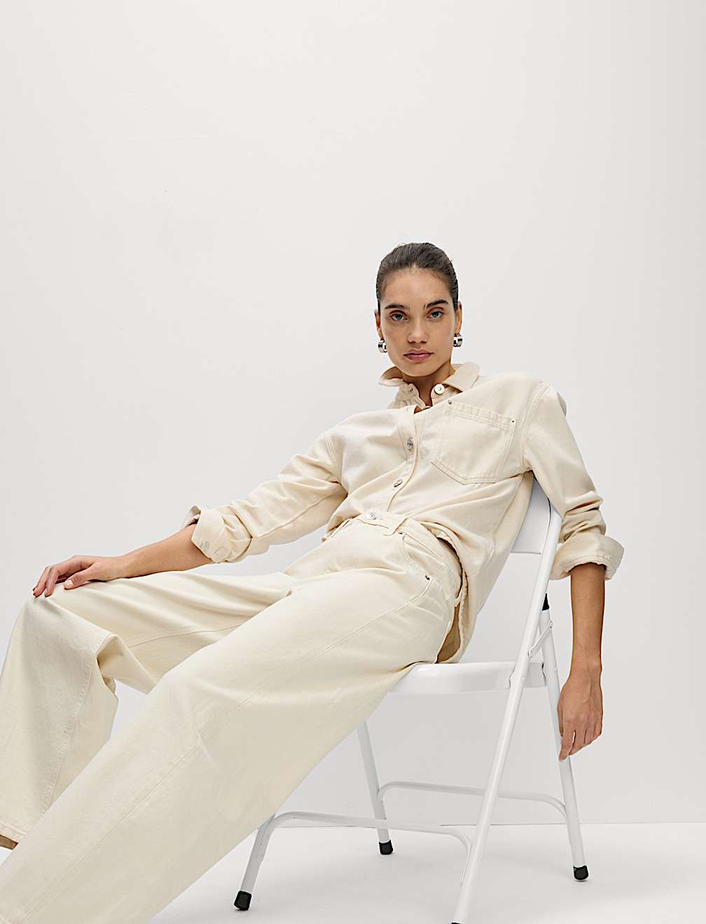 Mid Rise Barrel Jeans