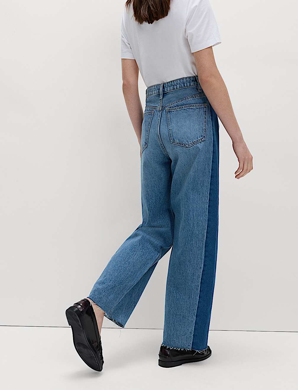 Mid Rise Barrel Jeans