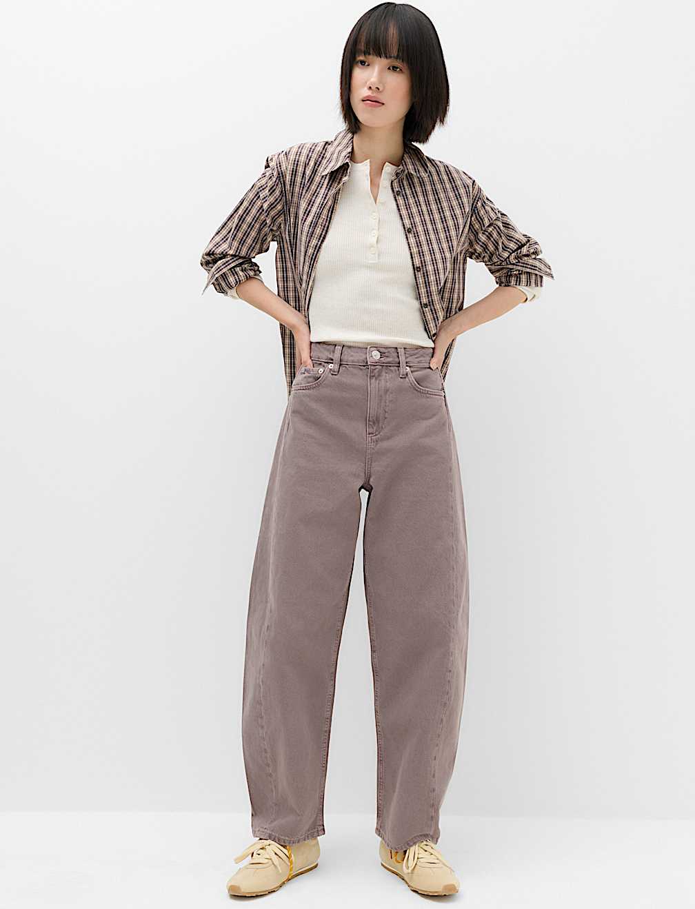 Mid Rise Barrel Jeans
