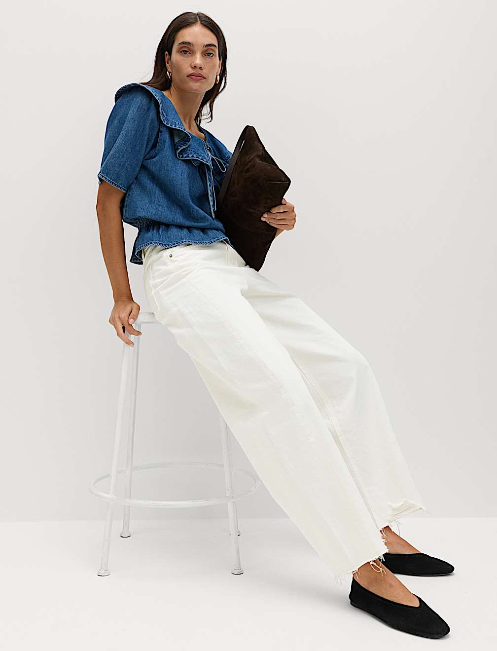 Mid Rise Barrel Jeans