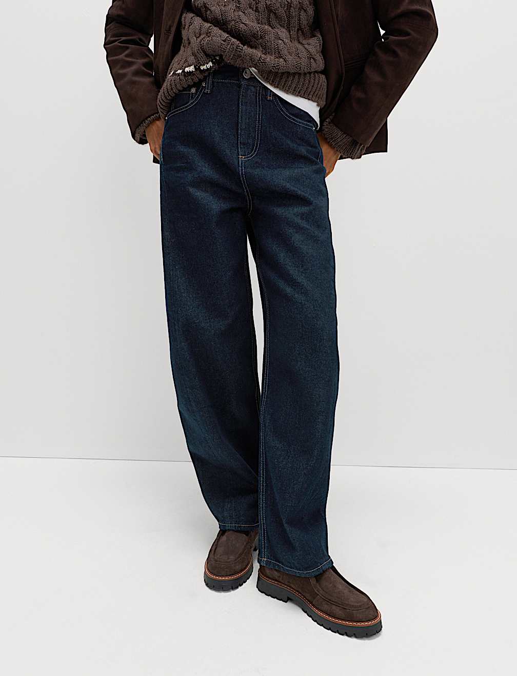 Mid Rise Barrel Jeans