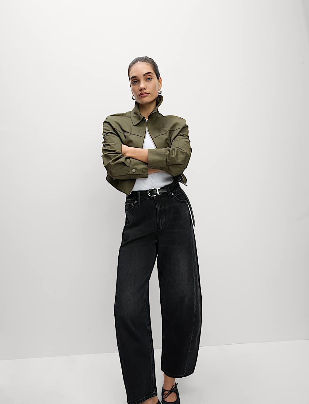 Mid Rise Barrel Jeans