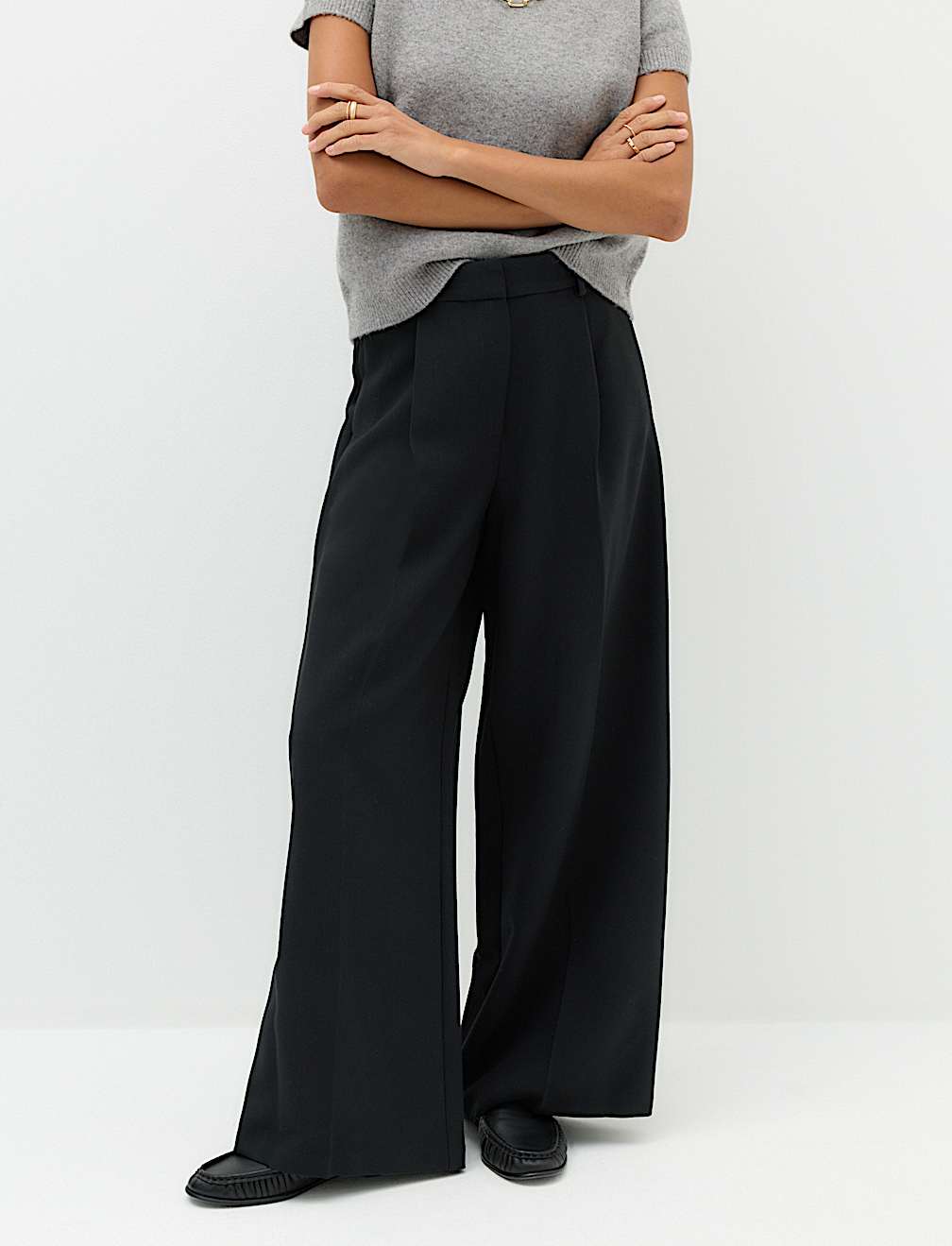 Single Pleat Wide Leg Trousers