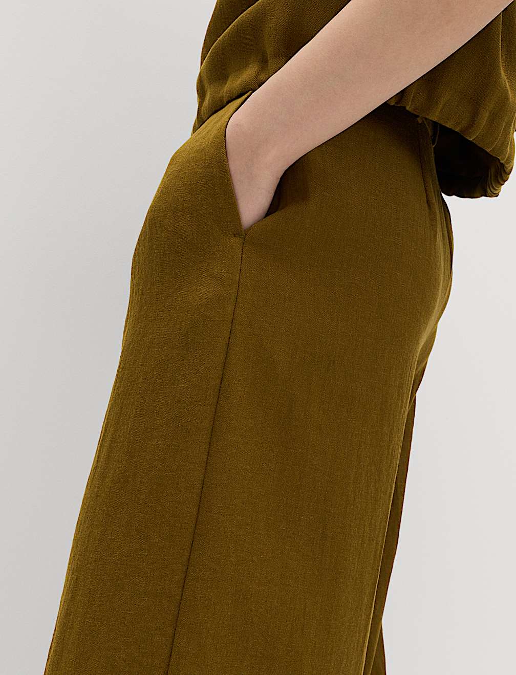 Relaxed Wide Leg Trousers With Linen