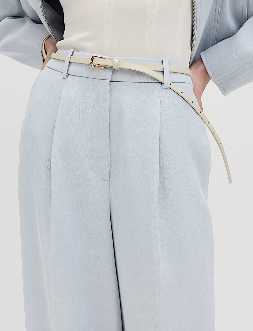 Relaxed Trousers with Linen