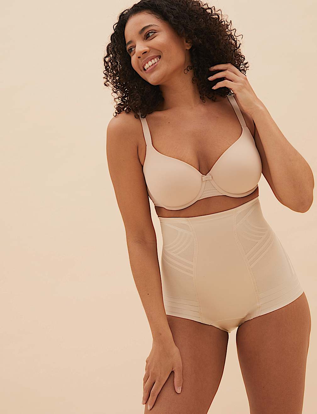 Firm Control Magicwear&trade; Geometric Low Leg Waist Cincher