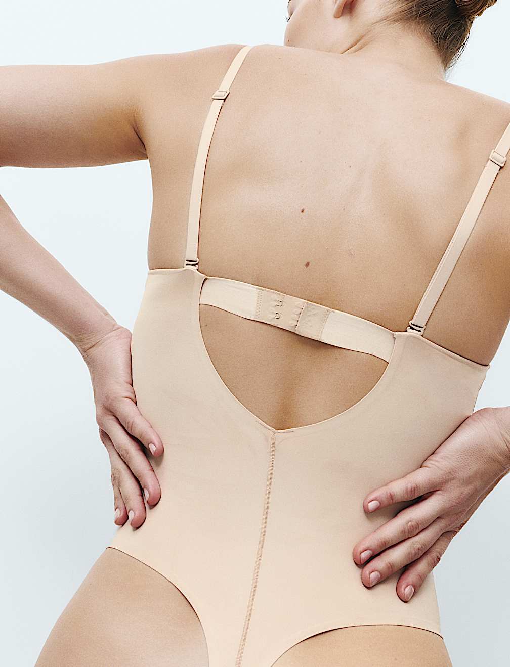 Body Invisibles&trade; Plunge Shaping Body (A-DD)