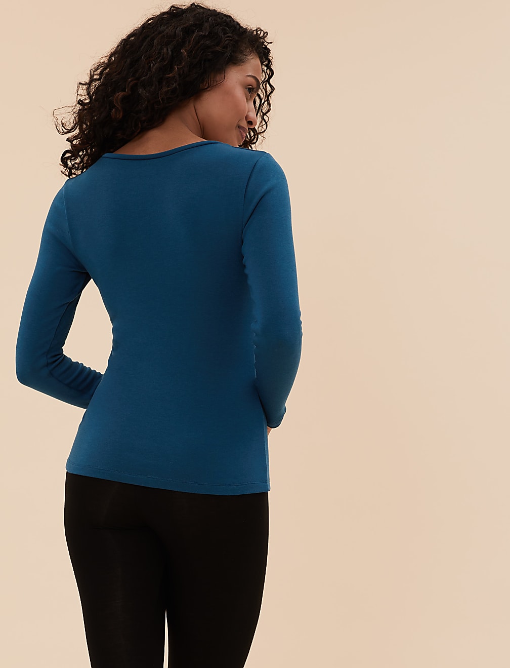 Heatgen&trade; Medium Thermal Scoop Neck Top