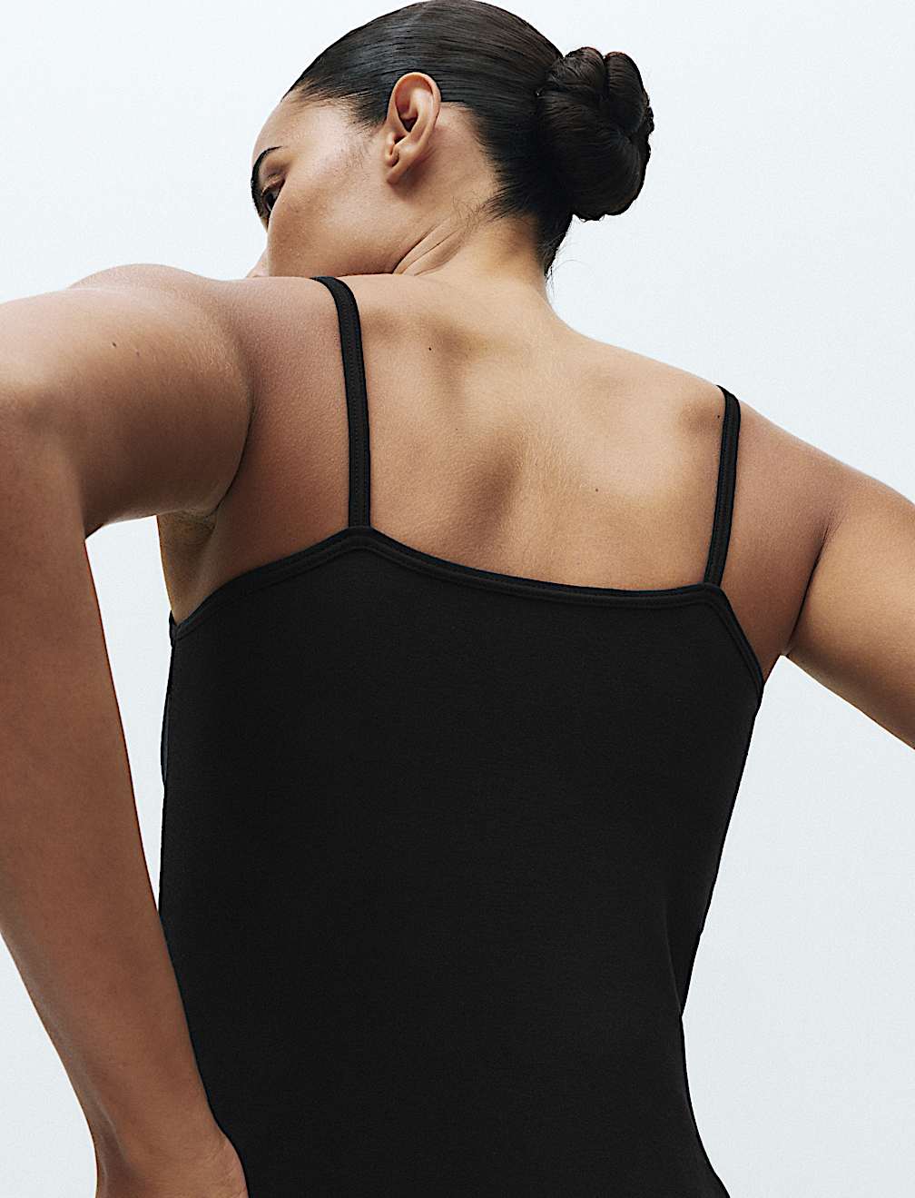 Heatgen&trade; Medium Thermal Strappy Vest