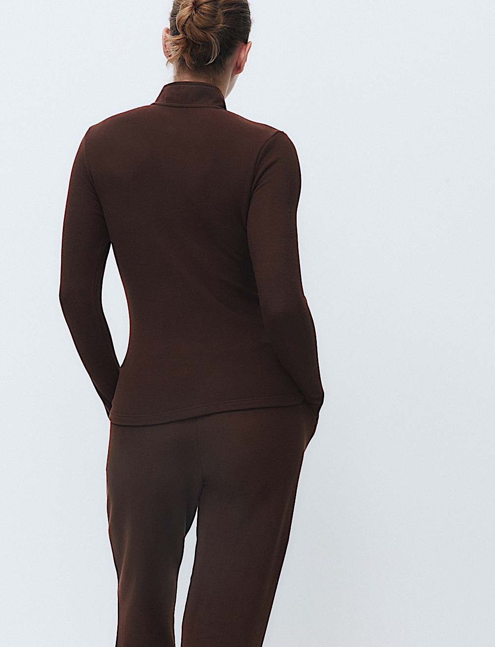 Heatgen&trade; Maximum Thermal Funnel Neck Top