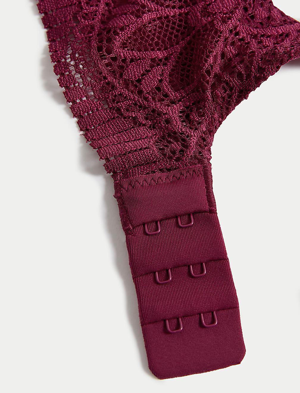 Body Soft™ Wired Plunge Bra A-E