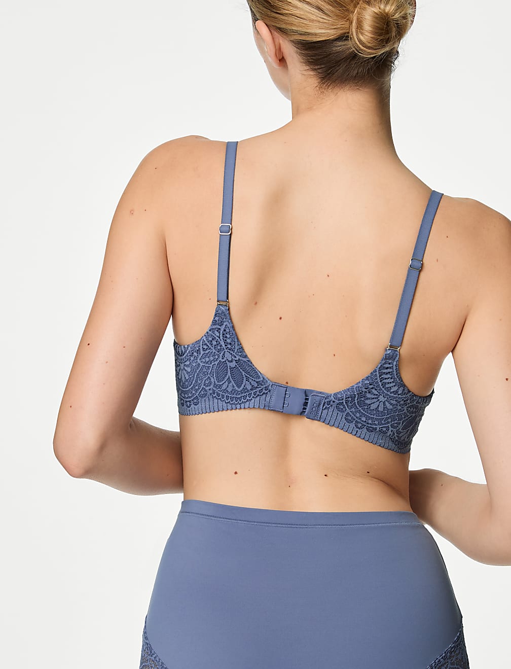 Body Soft™ Wired Plunge T-Shirt Bra A-E