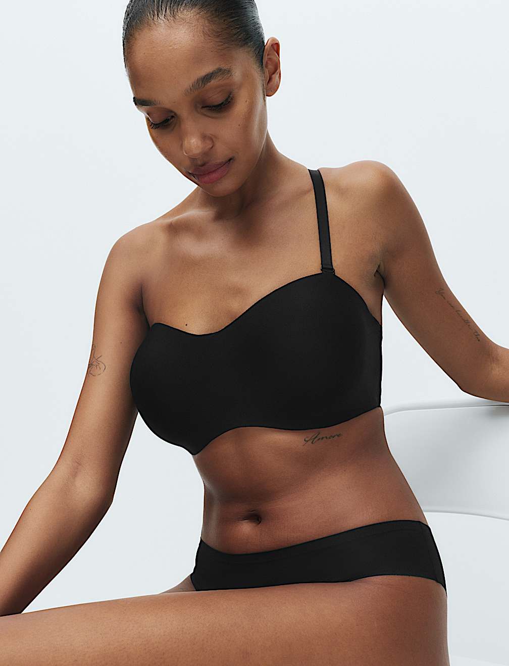Body Invisibles&trade; Wired Strapless Bra F+