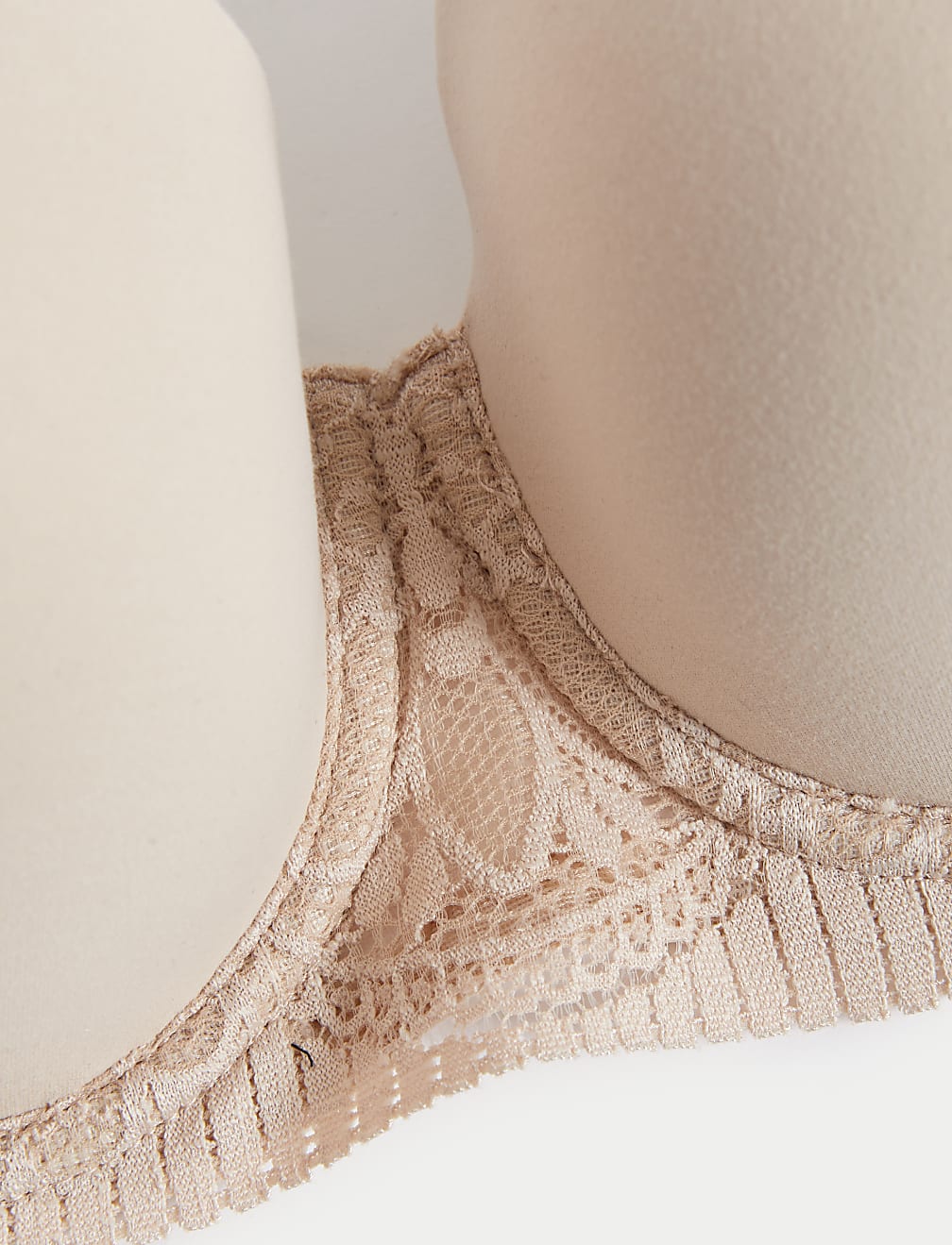 Body Soft™ Wired Strapless Bra A-E