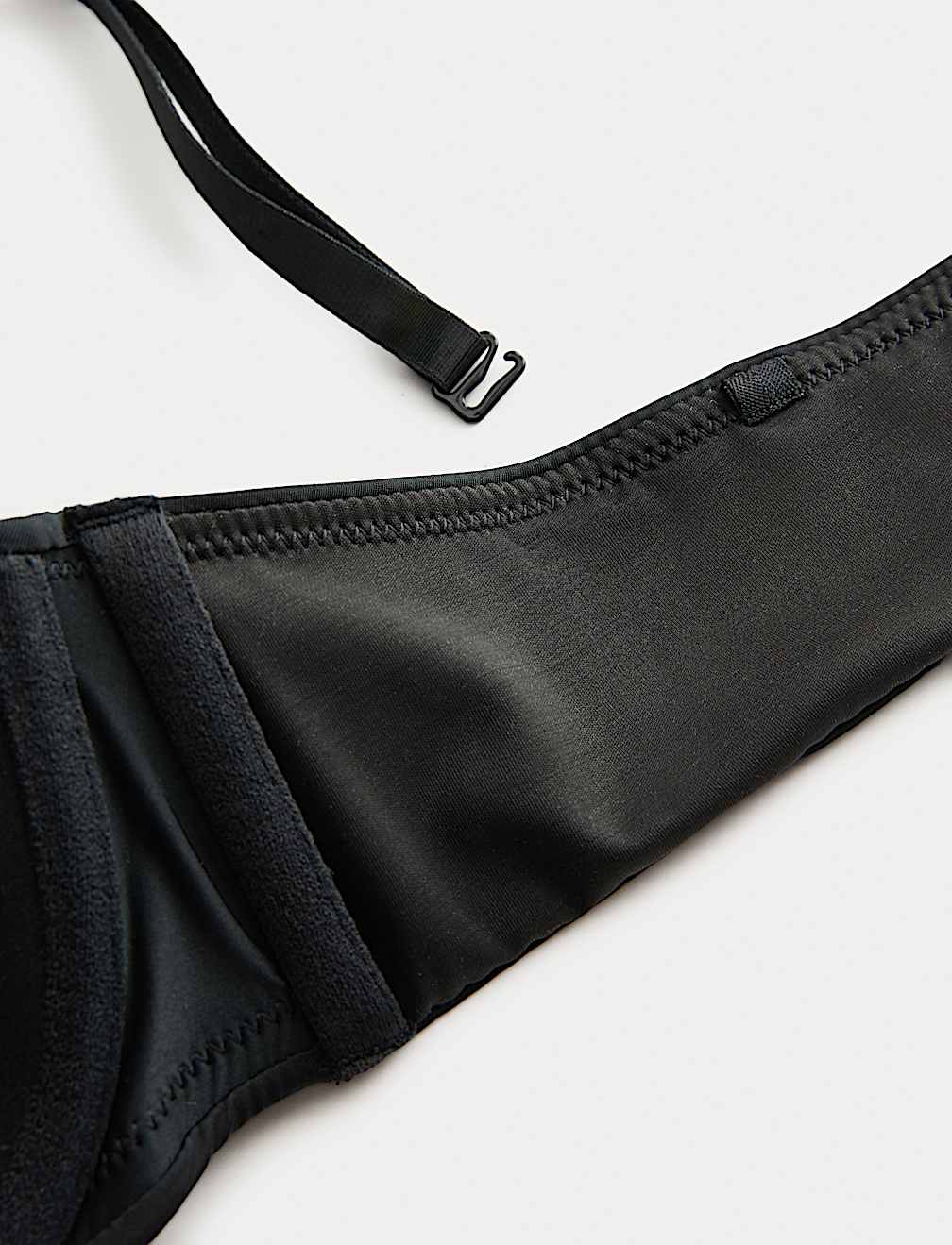Body Invisibles&trade; Wired Multiway Strapless Bra (A-E)