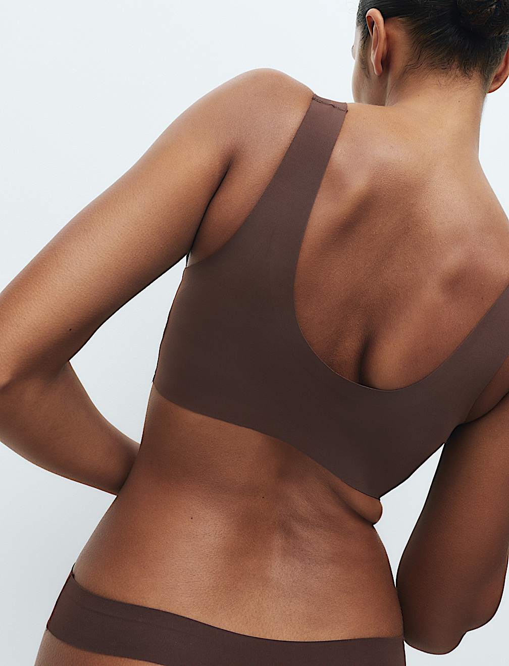 Body Invisibles&trade; V-Neck Crop Top F+