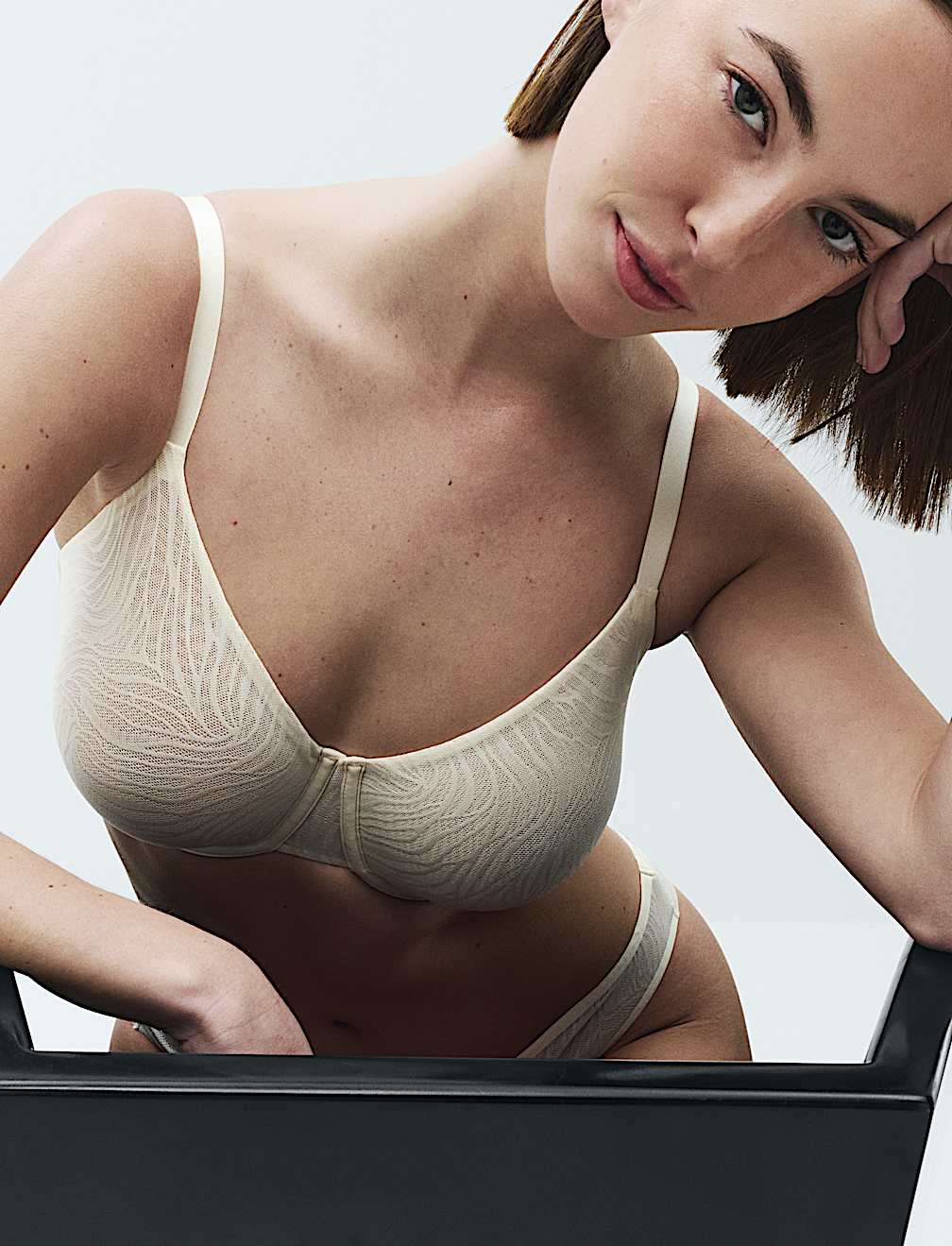 Body Lace Wired Minimiser Bra C-H