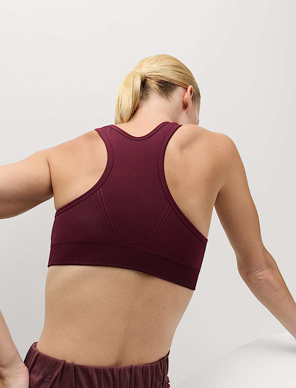 Reversible Seamless Medium Support Sports Bra