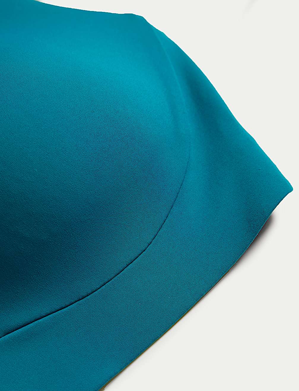 Flexifit™ Medium Support Sports Bra (A-E)