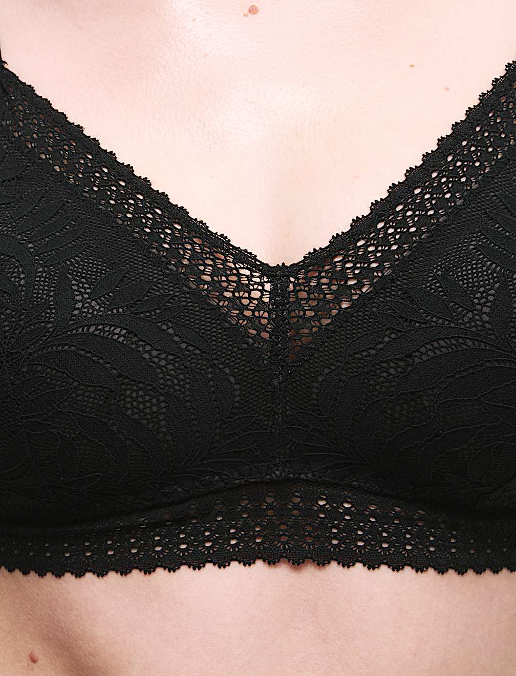 Flexifit™ Lace Non Wired Bralette