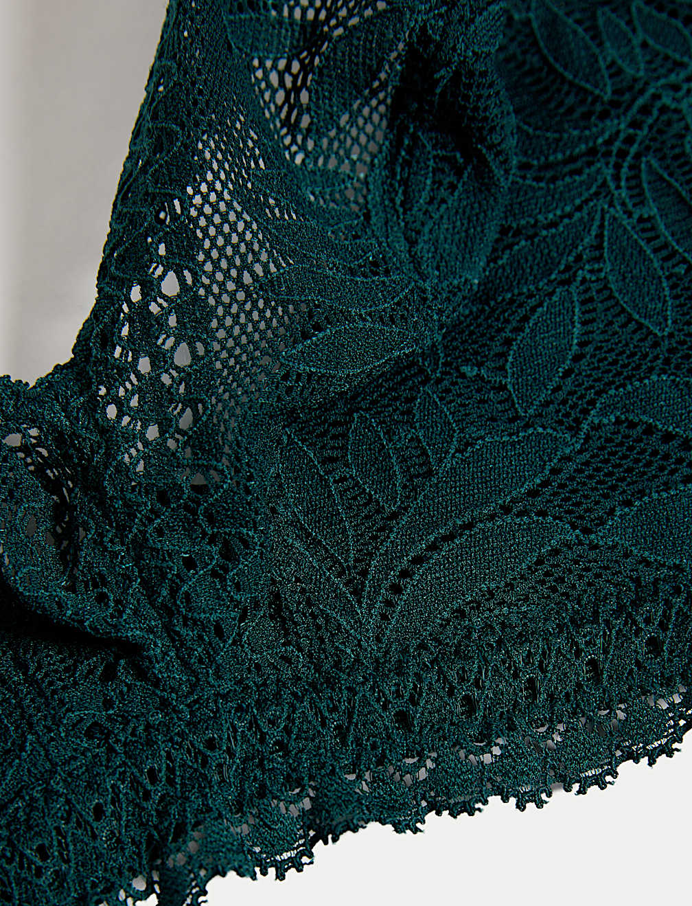 Flexifit™ Lace Non-Wired Full Cup Bra (A-E)