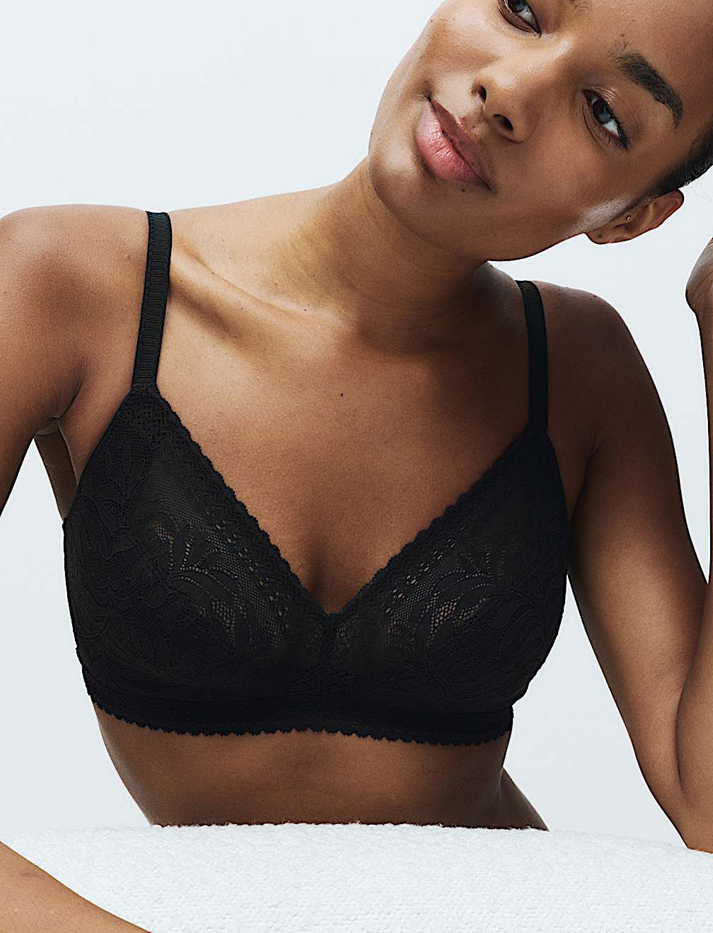 Flexifit™ Lace Non-Wired Full Cup Bra (A-E)