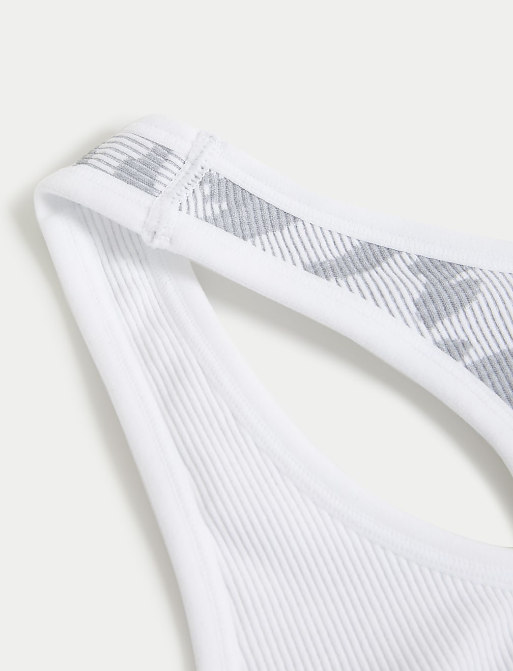 Reversible Medium Support First Bra