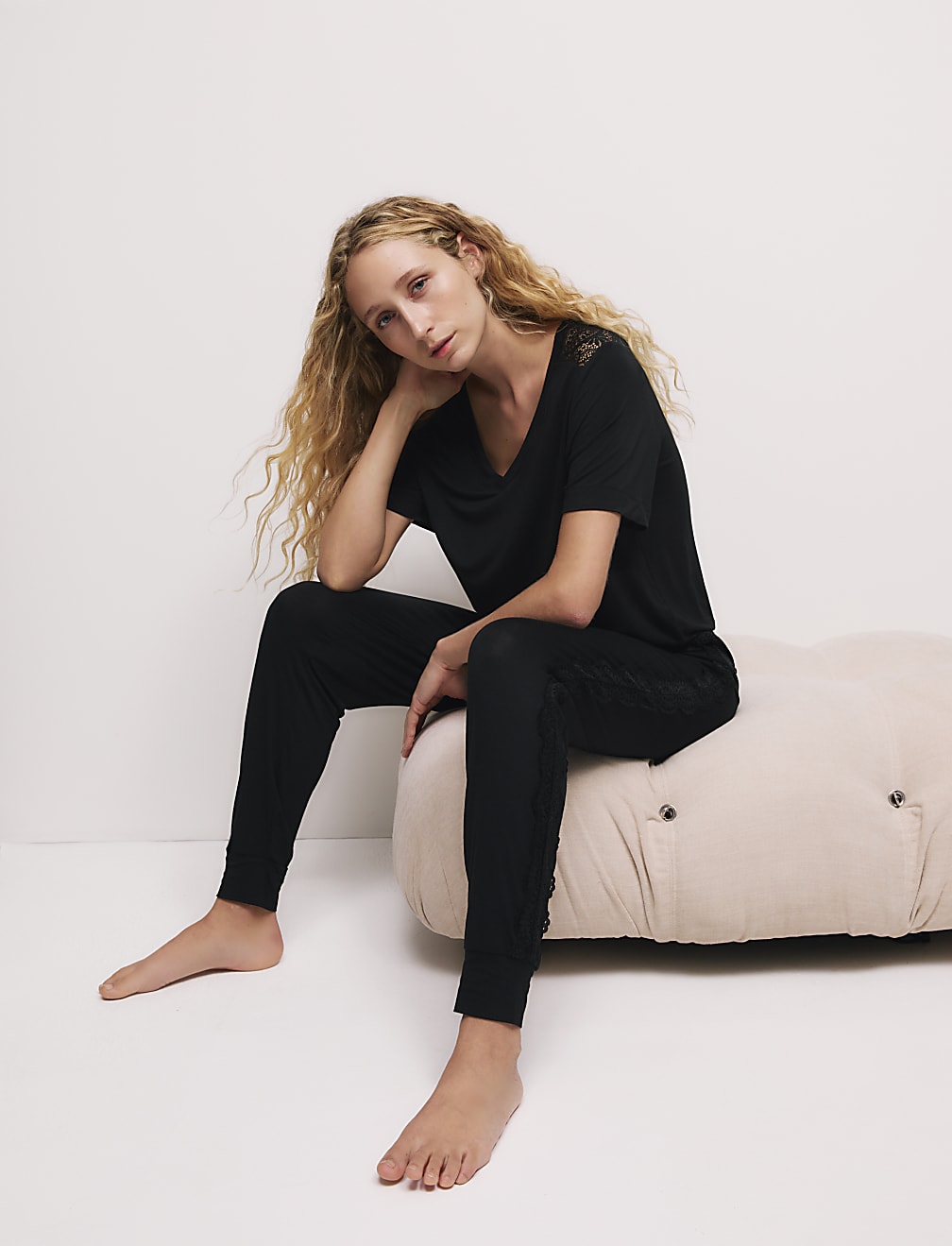 Body Soft™ Lace Detail Lounge Joggers