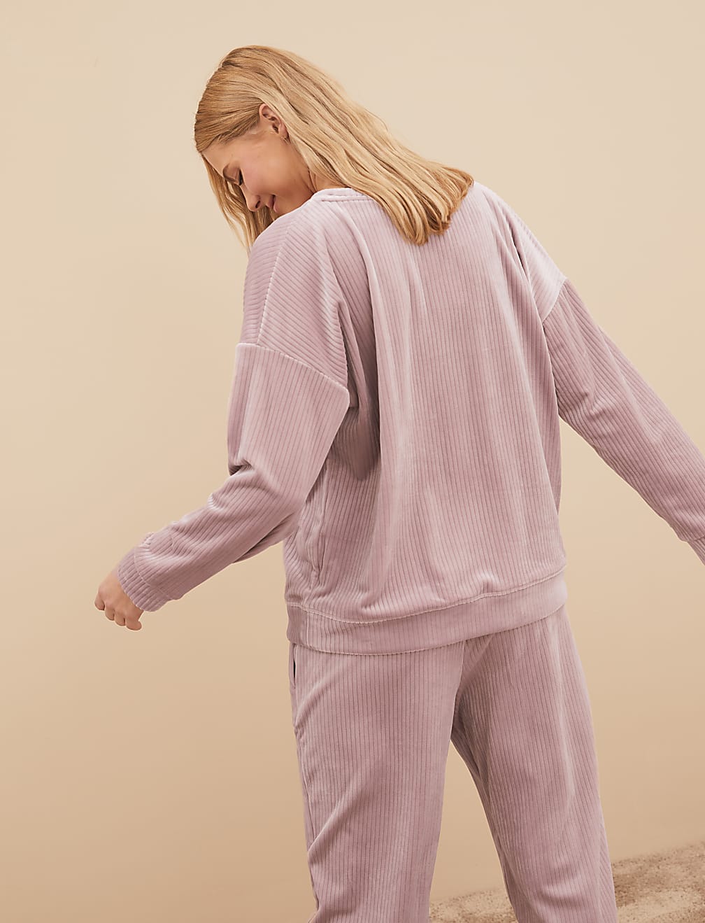 Flexifit™ Velour Lounge Sweatshirt