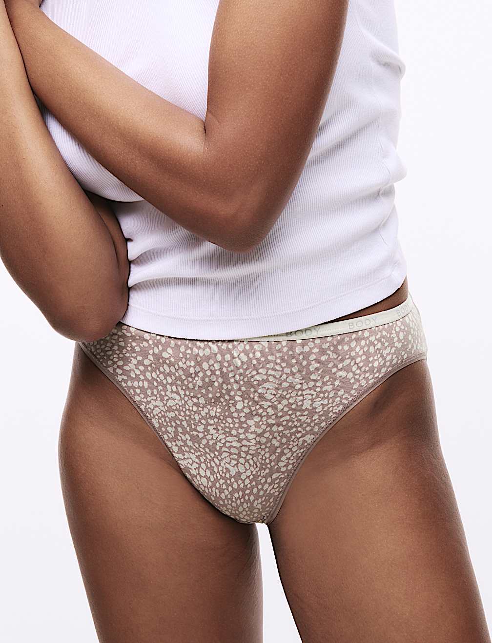 4pk Cotton Rich High Leg Knickers