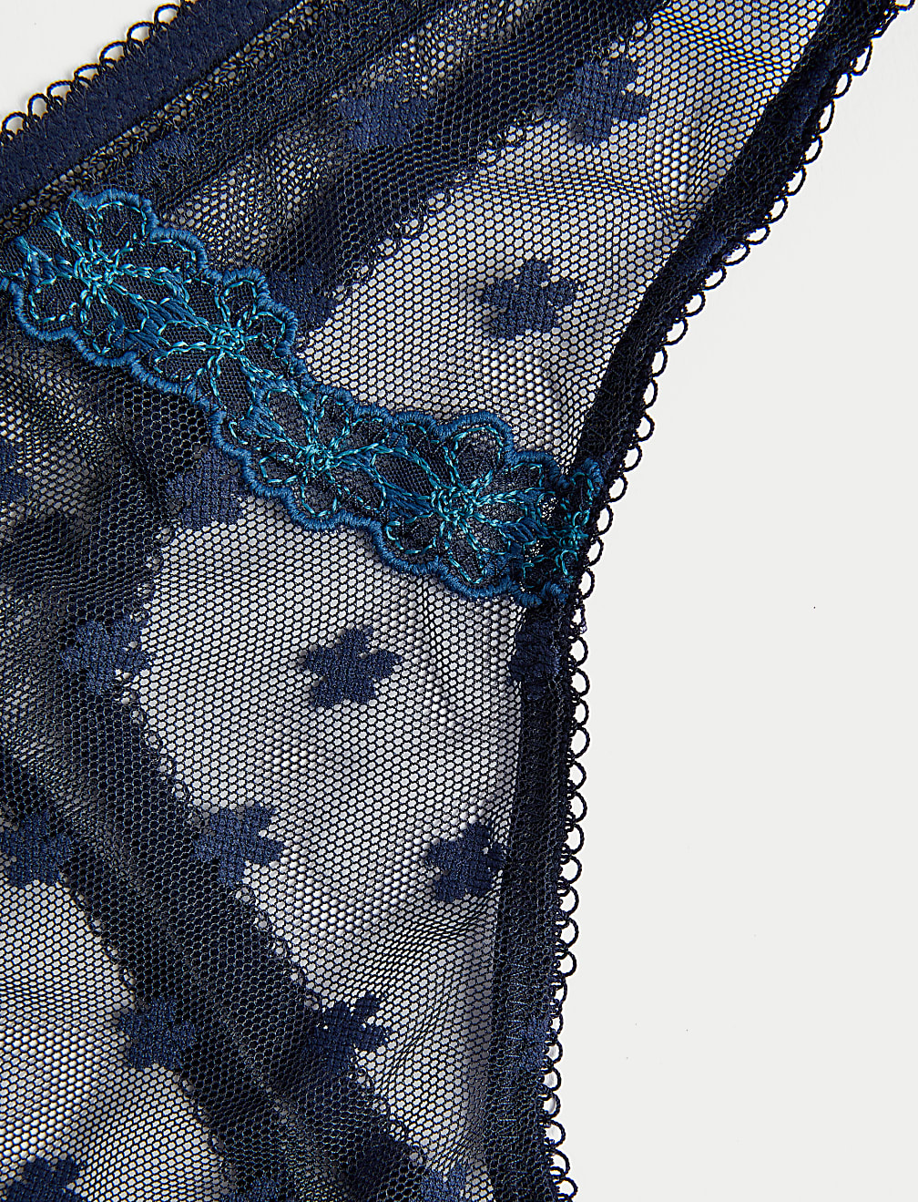 3pk Daisy Embroidery Mesh Thongs