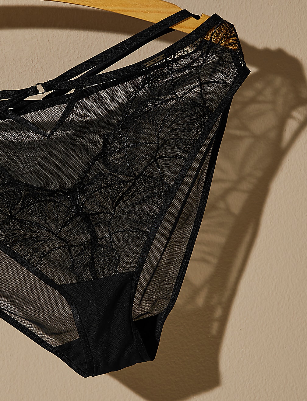 Calvi Embroidery High Leg Knickers