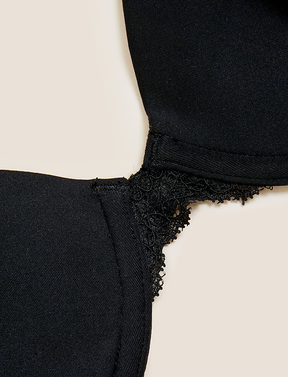 Ameli Wired Plunge Bra A-E