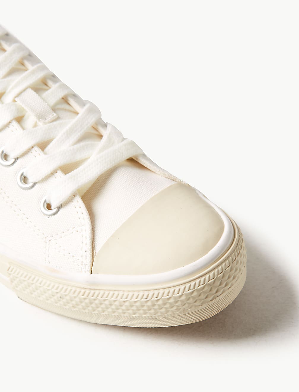 Canvas Lace-up Pumps